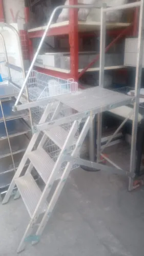 Escada Plataforma Pequena