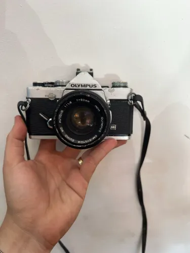 Câmera analógica usada Olympus OM-1