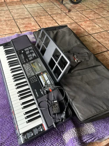 Teclado completo Casio