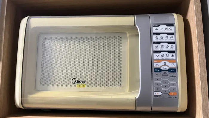 Microondas para conserto marca Midea