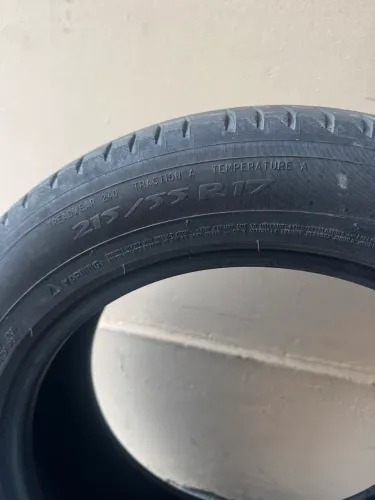 Pneu 215/55R17