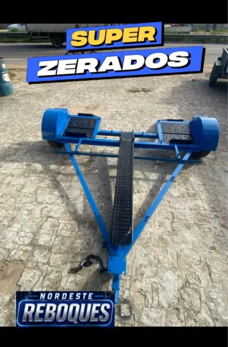 REBOQUE ASA-DELTA COM PLATAFORMA DE MOTO