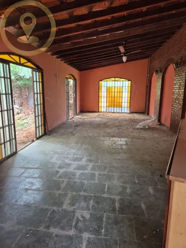 LINDA CASA COLONIAL, ESTILO DE FAZENDA, EM CONDOMINIO FECHADO QUINTAS DO SOL - JARDIM BOTA