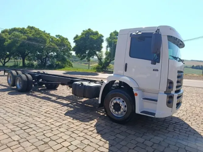 VW / 24-250 Constellation Reduzido chassi Longo