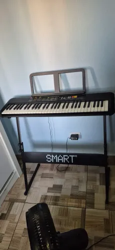 Teclado Yamaha PSR- f 52, seminovo, em ótimo estado