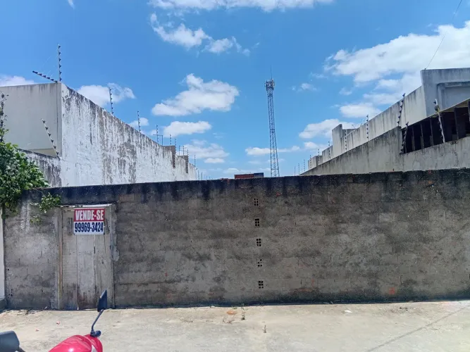 VENDE-SE EXCELENTE TERRENO 8x25 EM ÓTIMA METRAGEM E LOCALIZAÇÃO!
