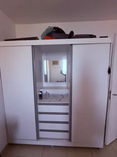 Guarda-Roupa com Espelho, 2 Portas de Correr, 4 Gavetas - 184,5 cm de Lar