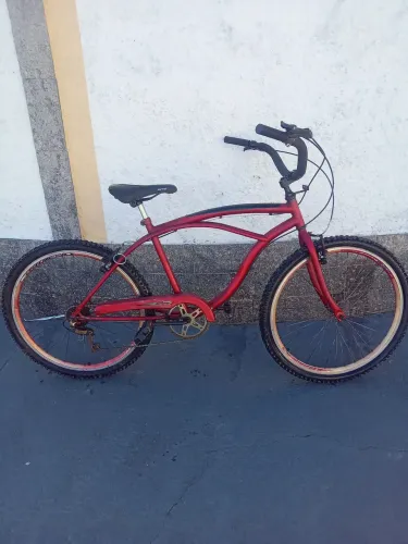 Vendo Bicicleta Praiana Beach aro 26 ,em perfeito estado excelente preço 300 Reais.