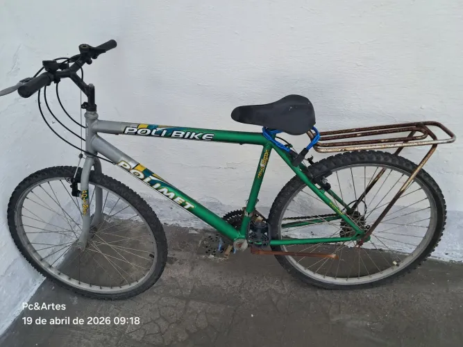 Bicicleta usada no estado 100 reais.