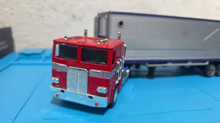 Miniatura Caminhão Optimus Prime Jada Toys 1:32 Filme Bumblebee