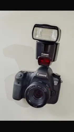 Canon 6D Full Frame - lente 50mm f1.8 - Duas baterias - Perfeita para casamentos e eventos