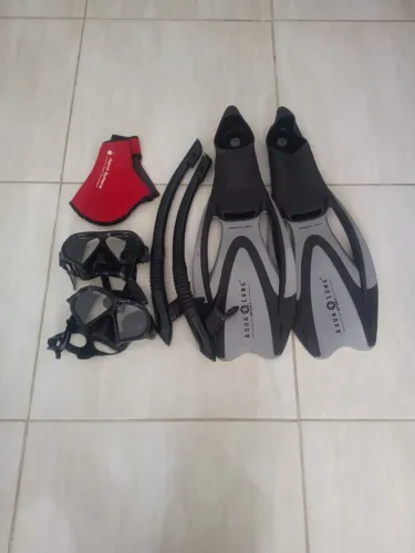 Vendo pé de pato profissional tudo por 1000