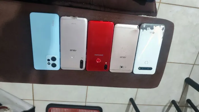 Celulares para a retirada de peças, alguns funcionado