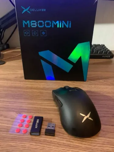 Mouse Delux M800 Mini PRO paw3995 + dots extras - Preto