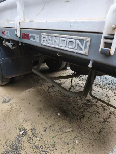 Carreta graneleira randon