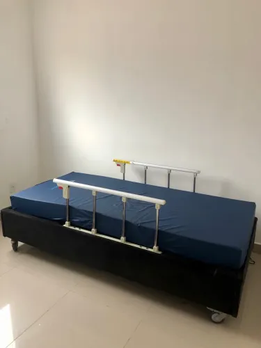 Cama hospitalar motorizada com controle sem fio modelo BOX!Theraflex