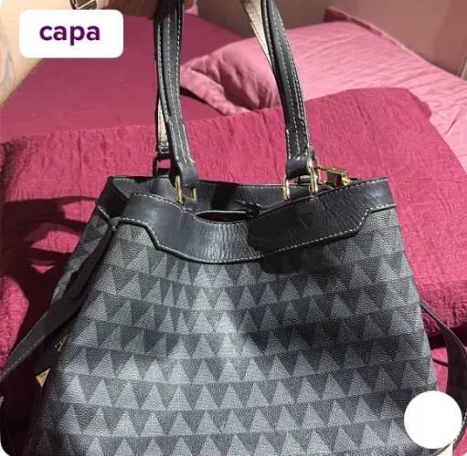 Bolsa Schutz triangle preta em ótimo estado
