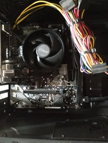 Vendo Pc ou troco Pc Ryzen 5 4600g 16gb sdd480