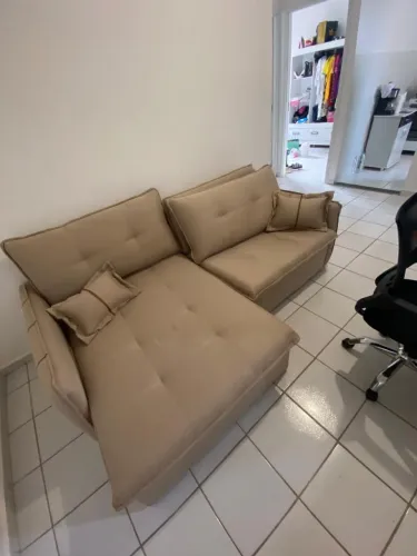 Sofá reclinável com abertura