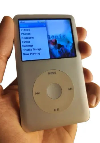 iPod Classic 128gb - bateria nova + frontal nova + tela nova + clickwheel nova +capa+cabo
