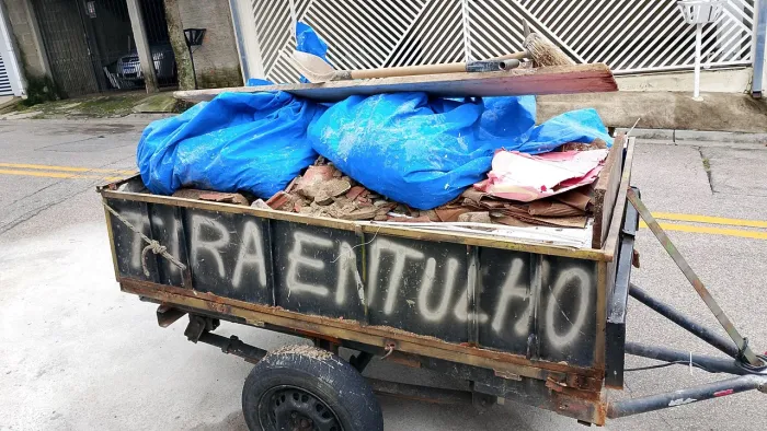 Tiro entulho e carreto em São José dos Campos 