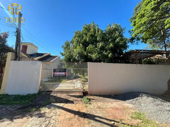 Vende-se terreno localizado próximo ao EuroGarden na R. São Cristóvão, 927 - Zona 08 em Ma