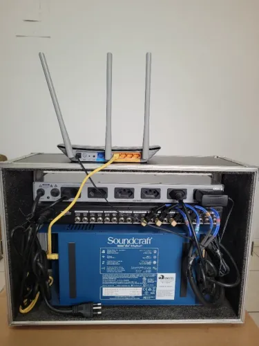Vendo Rack completo, Rack, ui24 com cooler interno, powerplay behringer, filtro wireconex,