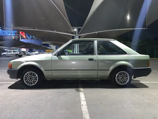 Ford Escort GL 1.6i / 1.6 (álcool) 1988