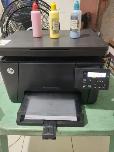 HP Color LaserJet Pro MFP M176n.