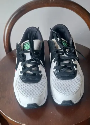 Tênis Feminino Nike Air Max Excee - BRANCO/PRETO - 36