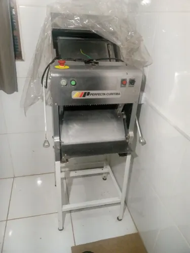 Fatiadora de pães trifásico 