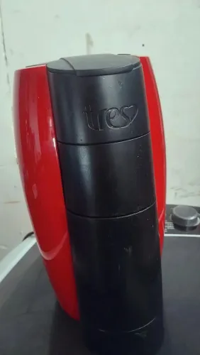Cafeteira Três corações LOV