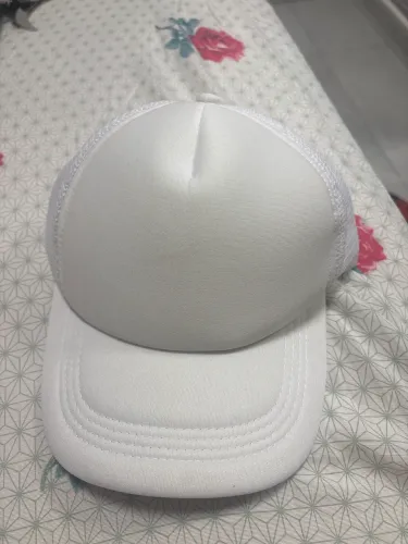 Boné branco com tela 
