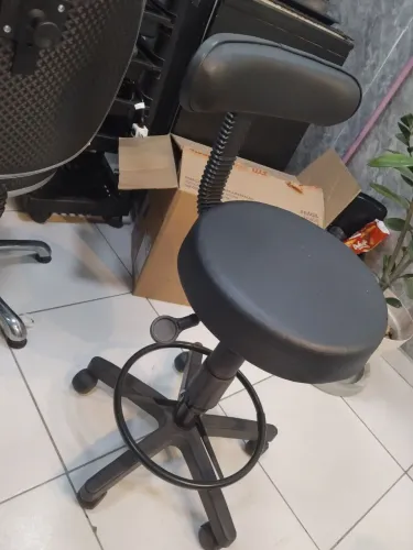Vende-se cadeira de cabeleleiro, 3 posições+ cadeira para designer de sobrancelha+lavat.