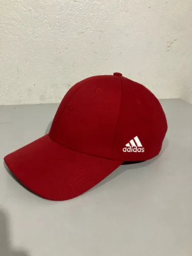 BONÉ ADIDAS VERMELHO