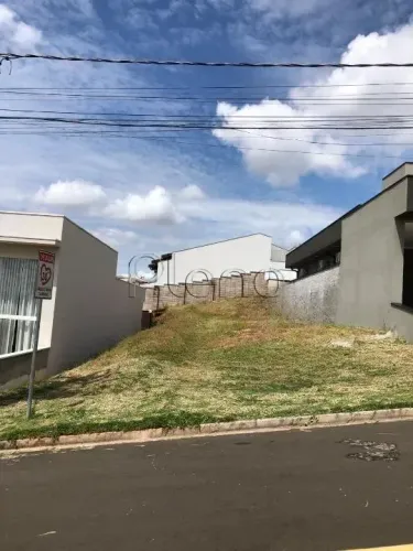Terreno à venda no Condomínio Porto do Sol em Valinhos, no bairro Lenheiro.