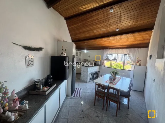 Casa à Venda no Itacorubi - Florianópolis - Próximo à UDESC