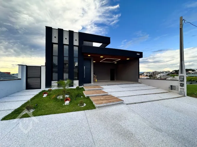 Casa à Venda no Condomínio Reserva do Vale em Caçapava - SP