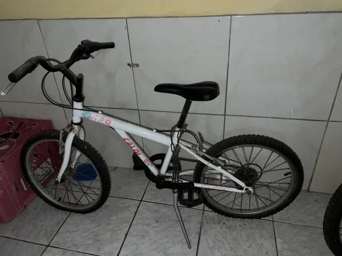 Vendo bicicleta 18 marchas cor branca