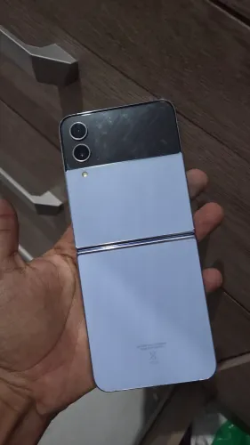 Z Flip 4 com problema na tela + 2 capas e nota fiscal