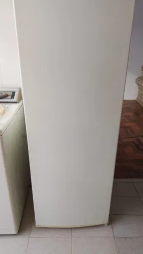 Geladeira Branca Usada 110V - Ótimo Estado!