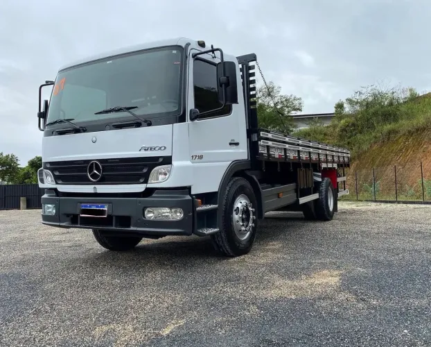 Caminhão Mb Atego 1718 Carroceria