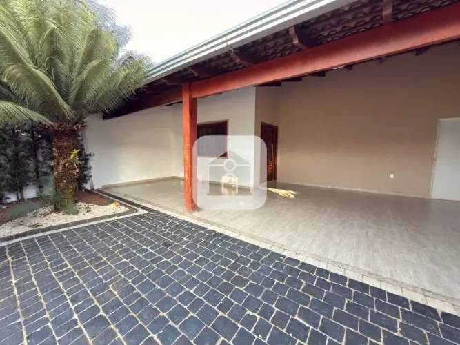 Casa para locação e venda no bairro Santa Rosa