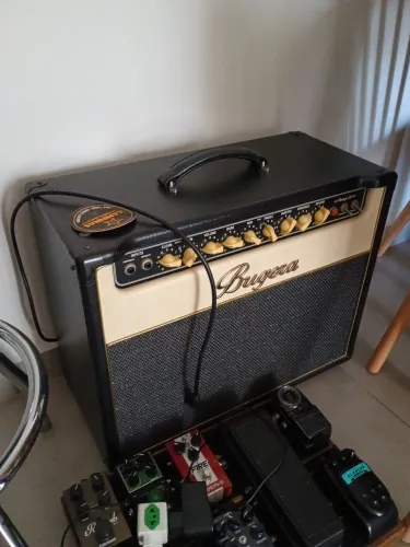 Amplificador Bugera V22