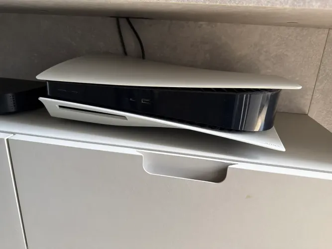 PlayStation 5 - Fat, mídia física e digital