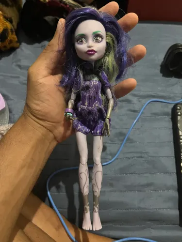 Monster hing