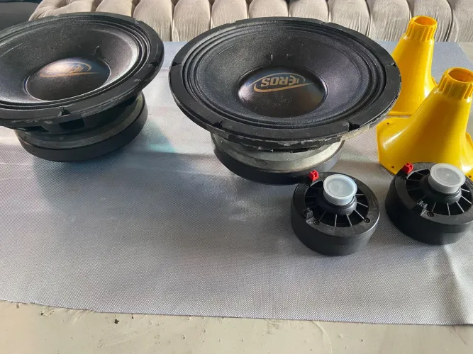 Vendo 2 drive 2 alto falantes Eros 