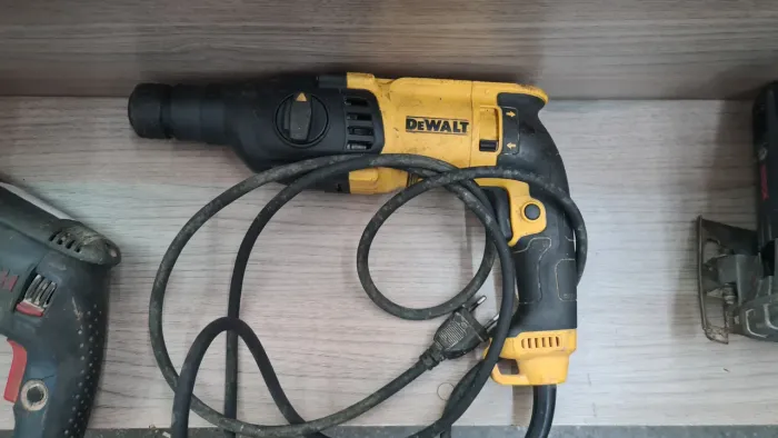 Martelete Dewalt 220V