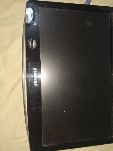 Vendo munitor Samsung em ótimo estado VGA