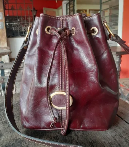  Bolsa em couro natural, da marca NB New Bag.